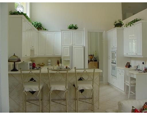 gourmet kitchen