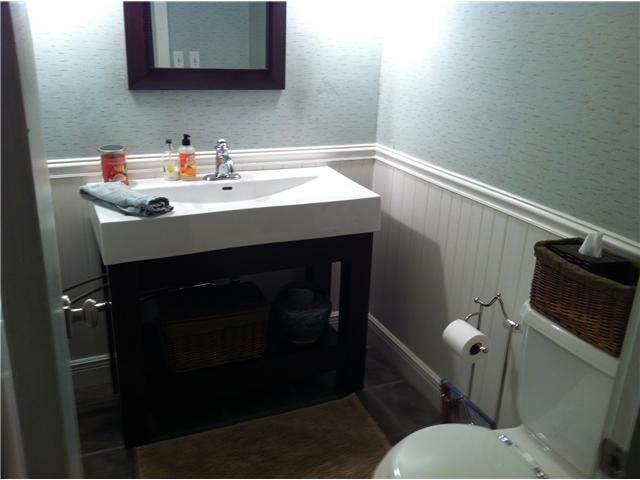 1/2 bath downstairs