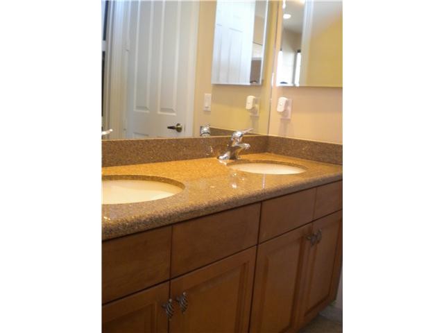 jack & jill bathroom