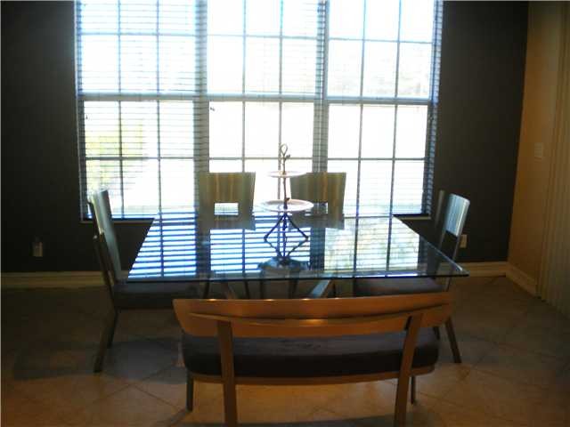 breakfast room