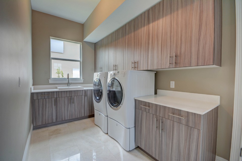 oversized laundry roon