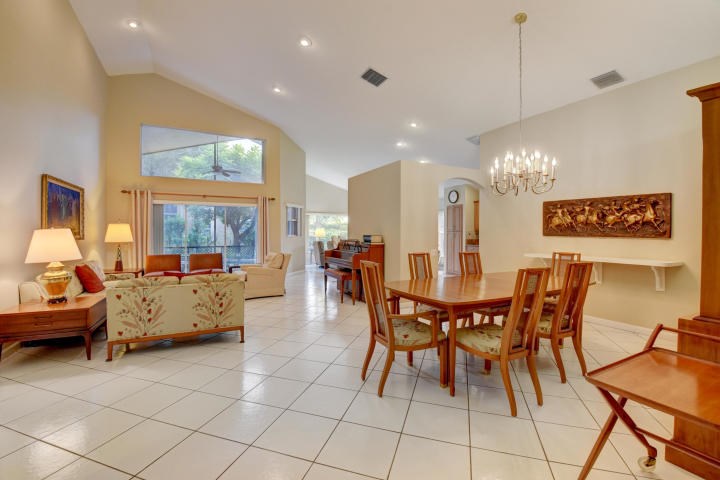 dining room / living room