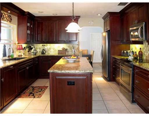 gourmet kitchen