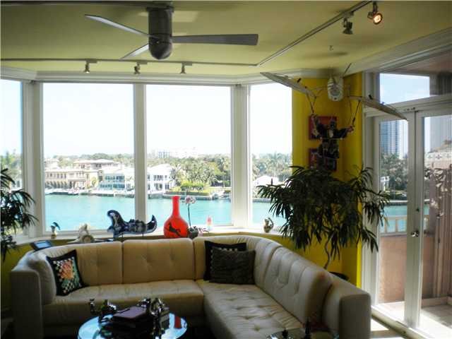 family room/2nd bedroom