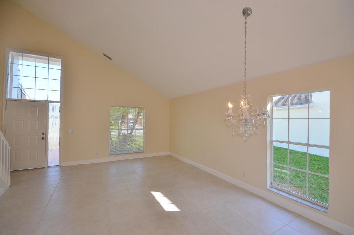 formal living room/ formal dining room