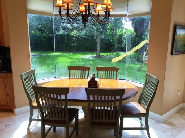 breakfast area