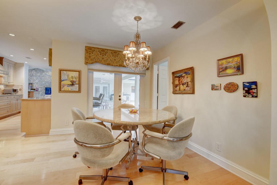 breakfast area