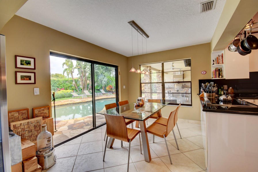 breakfast area