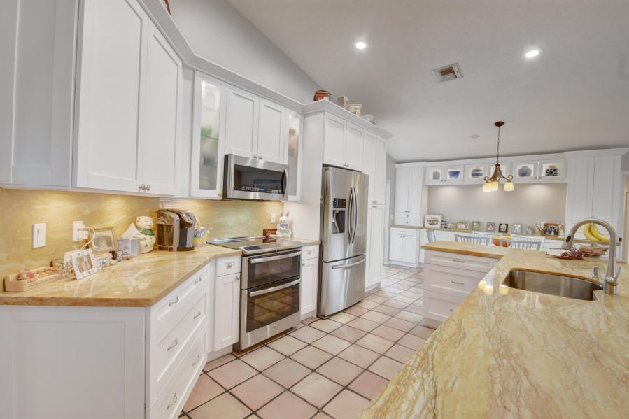 custom kitchen